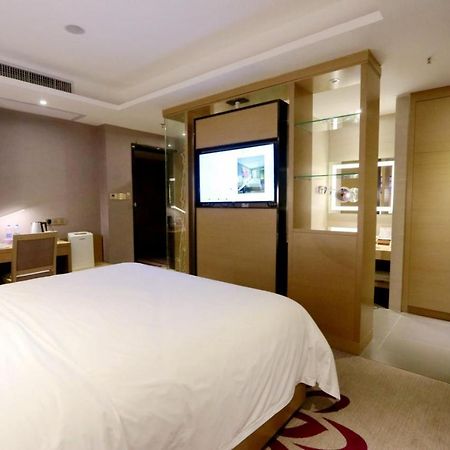 Lavande Hotel Foshan Yiwu Commodities City Екстериор снимка